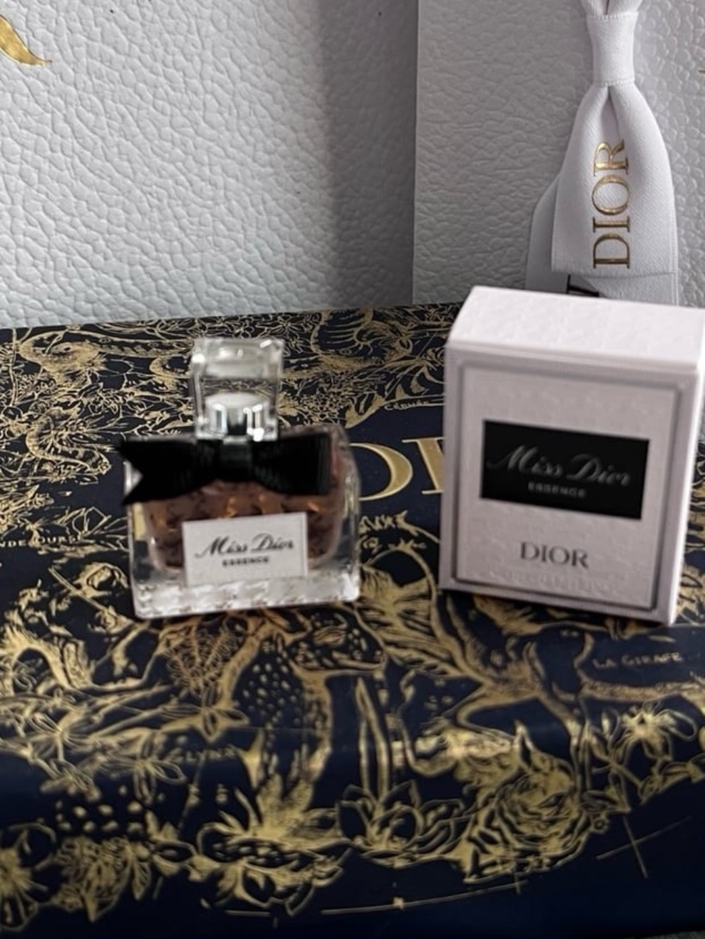 Dior Miss Dior Essence Eau de Parfum - Black Ribbon sample size